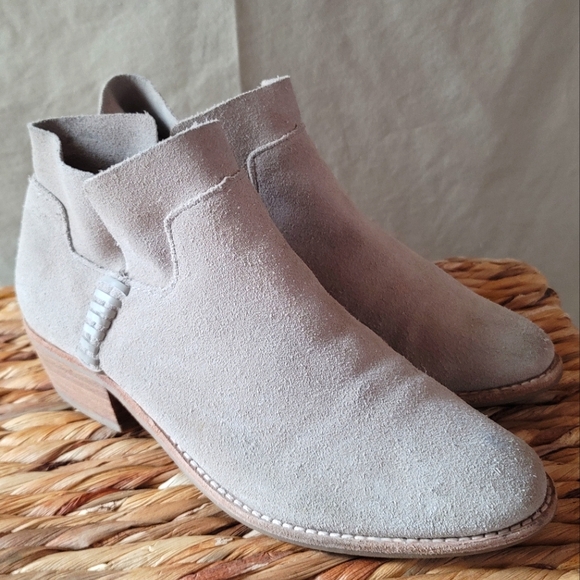 Dolce Vita Shoes - Dolce Vita Gray Ankle Boots for Stylish Comfort